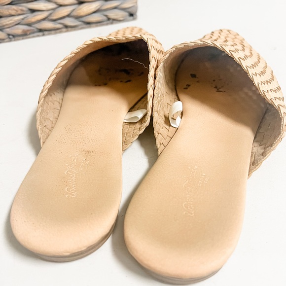 Universal Thread Tan Woven Flat Mule Slides Size 9.5 - Picture 4 of 6